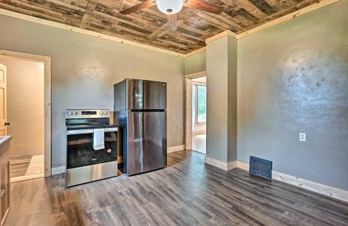 Krakow Casa | Remodeled Cecil Farmhouse, Near Shawano Lake!