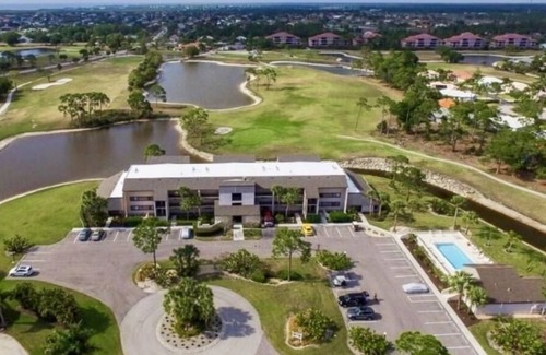 Burnt Store Marina Apartamento | Remodeled condo on a Golf and Marina community