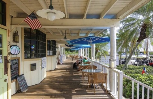 Burnt Store Marina Apartamento | Remodeled condo on a Golf and Marina community