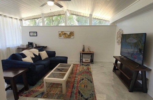 Vero Beach South Cabaña | Remodeled cottage built in 1958 great for family 10 minutes away from the beach