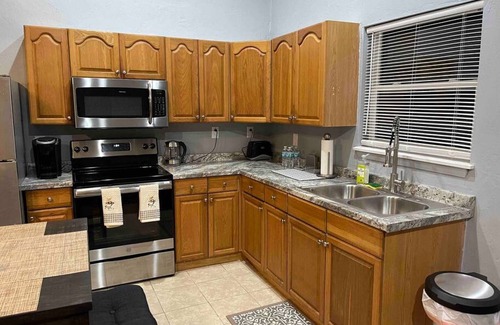 Alachua Casa | Remodeled cottage close to Springs and Gainesville