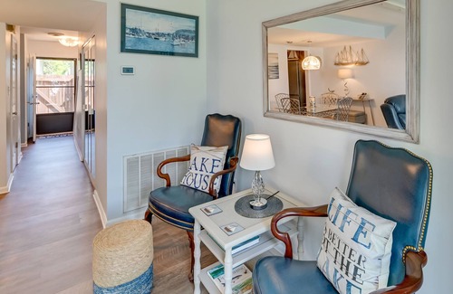 Lake Waccamaw Casa | Remodeled End Unit Townhome on Lake Waccamaw!