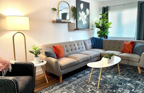 Roseville Casa | Remodeled Excellent Neighborhood