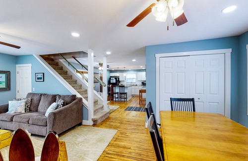Empire Casa | Remodeled farmhouse near downtown with a firepit, central AC & washer/dryer,