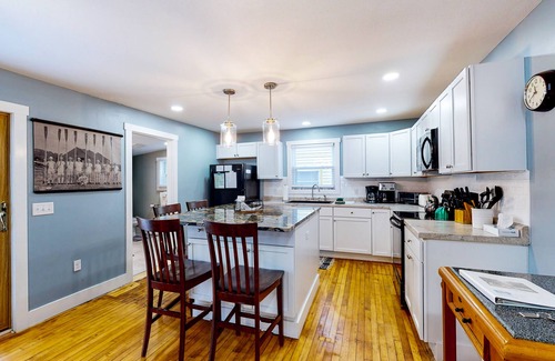 Empire Casa | Remodeled farmhouse near downtown with a firepit, central AC & washer/dryer,