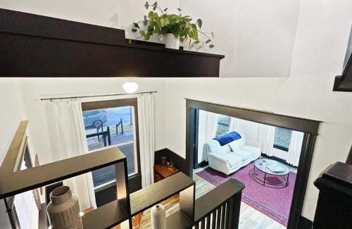 Des Moines Casa | Remodeled Gem-blocks From Drake-sleeps 7!
