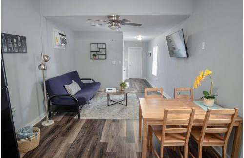 Five Points Apartamento | Remodeled Historic 1BR1BA House Near Downtown