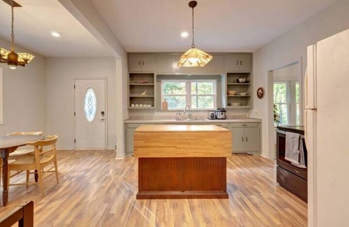 Bloomington Casa | Remodeled Historic Home Near IU Memorial Stadium, Assembly Hall and downtown
