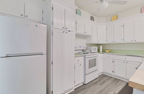 Punta Gorda Cabaña | Remodeled historic downtown Punta Gorda, FL charming cottage