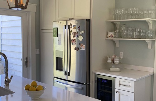 Fishs Eddy Casa | Remodeled historical farmhouse with luxury kitchen and bathrooms