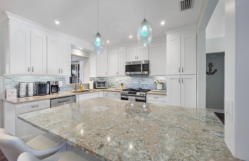 Garden Isles Casa | Remodeled Home w/ Hot Tub in Pompano Beach! 3 Bedrooms & 2 FULL Bathrooms