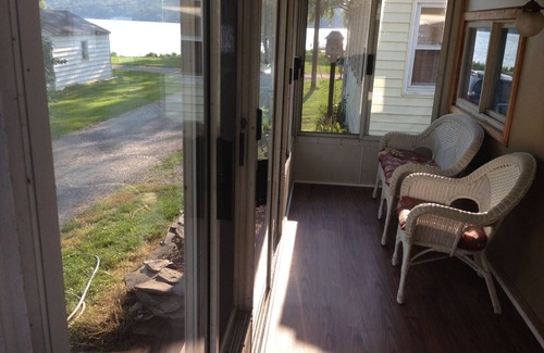 Town of Richmond Casa | Casa remodelada ... a pasos del lago Honeoye