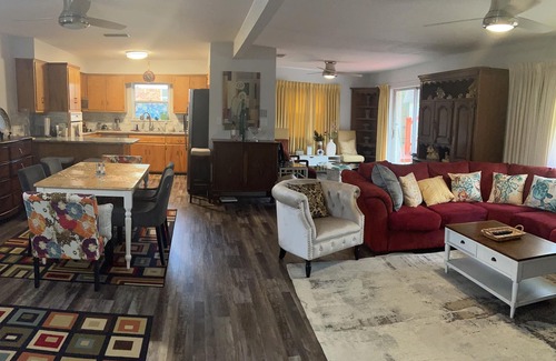 Lake Lorraine Casa | Remodeled House with new Pool! Walk to beach on the Bay! Minutes to Beaches!