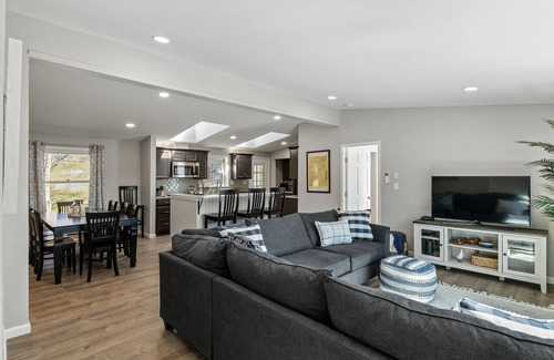 Ancram Casa | Remodeled Lakefront retreat! Summertime is coming! Come relax by the lake!!