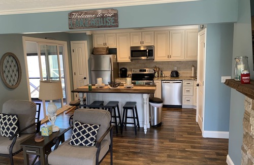 Sloans Valley Condominio | Remodeled Lakefront Woodson Bend Condo- 92-2 Eagle Drive