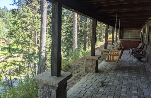 McCall Casa | Remodeled Log Home on Payette River w/ Hot Tub, Sauna, & Minutes from Down Town!