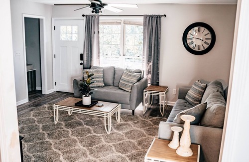 Columbus Apartamento | Remodeled Modern Apartment Minutes from Ft. Benning and Midtown Dining.