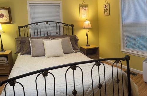 Clarkdale Otro | Remodeled modular farmhouse in Acworth near LakePoint Sports complex - Emerson