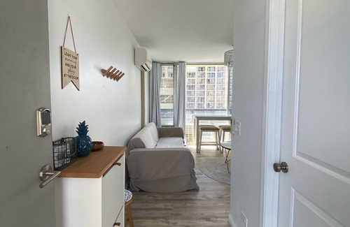 Diamond Head - Kapahulu - St. Louis Condominio | Remodeled oasis in the heart of Waikiki! Min. from beach, shops, & restaurants!