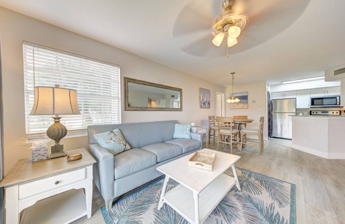 Ocean Side Village Condominio | Remodeled Retreat - Rest, Relax and Rejuvenate!