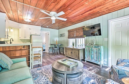 Siesta Key Village Cabaña | Remodeled Siesta Key Escape – Walk to the Beach!