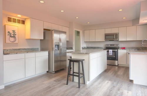 Amberley Village Casa | Remodeled Spacious home Minutes from Downtown!