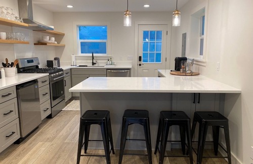 Fall City Cabaña | New Construction Cottage! Walk to Lake and Hiking Trails
