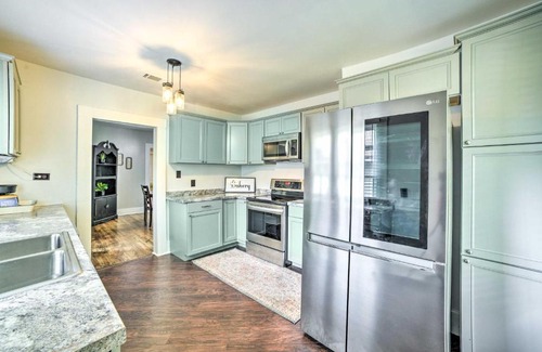 Thomasville Casa | Remodeled Thomasville Home with Charcoal Grill!