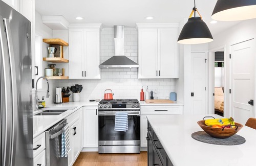 Markesan Casa | Remodeled Tuleta Hill Gem