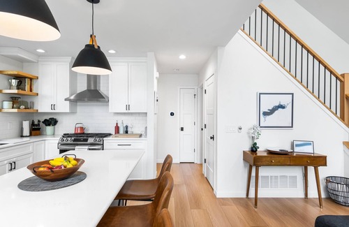 Markesan Casa | Remodeled Tuleta Hill Gem