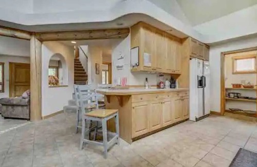 Divide Cabina | Remote Cabin Family Fun Hot Tub