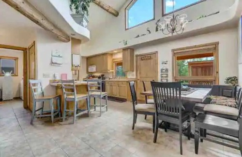 Divide Cabina | Remote Cabin Family Fun Hot Tub