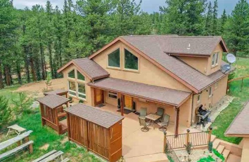 Divide Cabina | Remote Cabin Family Fun Hot Tub