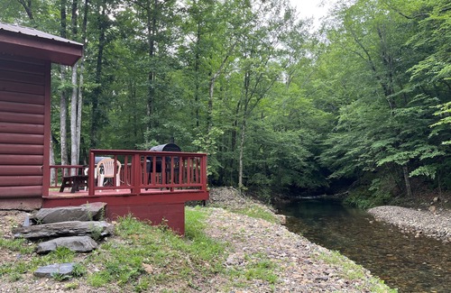 Board Camp Cabina | Remote Cabin on Sugar Creek Near Wolf Pen Gap-Ouachita National Forest