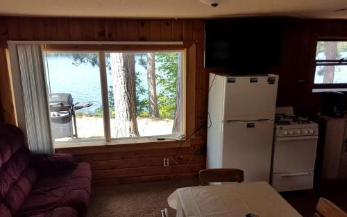 Tomahawk Casa | Remote Cabin Vacation Rental on Beautiful Somo Lake, Wisconsin