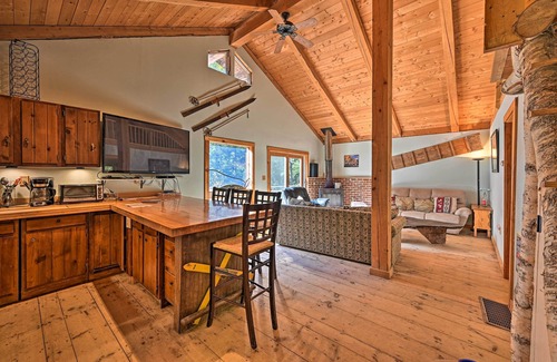 Stowe Area Cabina | Remote Cabin w/ Fire Pit: 3 Miles to Stowe Mtn!
