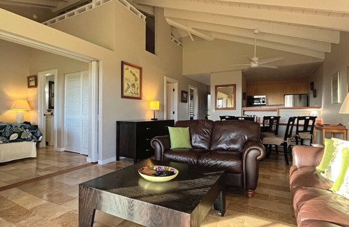 Maunaloa Casa | Remote Island Retreat: Ocean Views & Pool