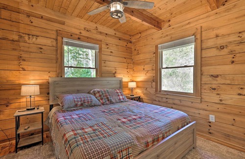 Purlear Cabina | Remote Mountain Escape w/ Hot Tub & 122 Acres!