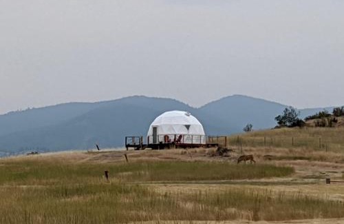 Plains Otro | Remote Spacious Dome with Incredible Outdoor Landscape in Montana