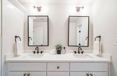 Garden Oaks Casa | Rena Near Heights & Downtown