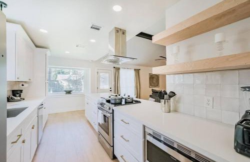 Garden Oaks Casa | Rena Near Heights & Downtown