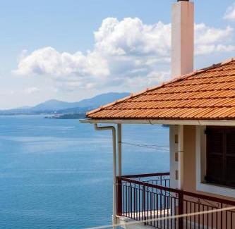 Pirgi Apartamento | Rena's house Corfu