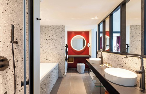 Bassins a Flot Hotel | Renaissance Bordeaux Hotel