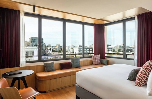 Bassins a Flot Hotel | Renaissance Bordeaux Hotel