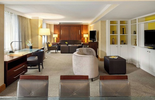 Uptown District Hotel | Renaissance Columbus Downtown Hotel