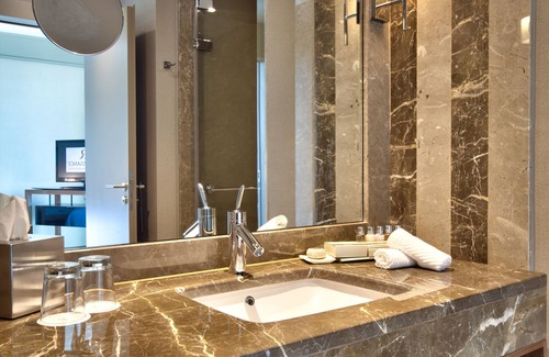 Gayrettepe Hotel | Renaissance Istanbul Polat Bosphorus Hotel