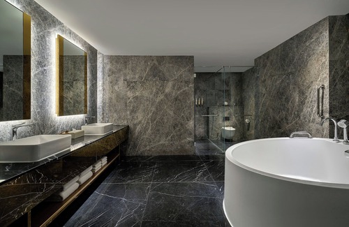 Kuala Lumpur City Centre Hotel | Renaissance Kuala Lumpur Hotel & Convention Centre