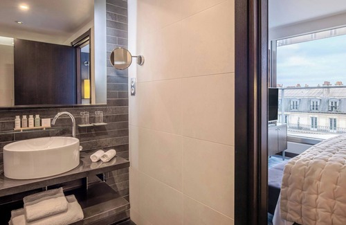 Ternes Hotel | Renaissance Paris Arc de Triomphe Hotel