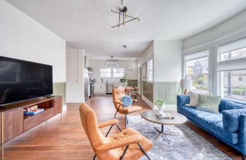 Belmont Apartamento | Renewed Classic 2BR - 95 WalkScore