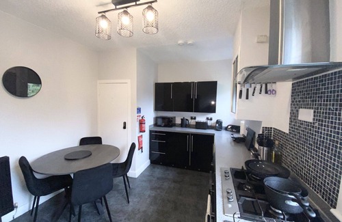 Renfrew Apartamento | Renfrew Apartment Near Glasgow Airport
